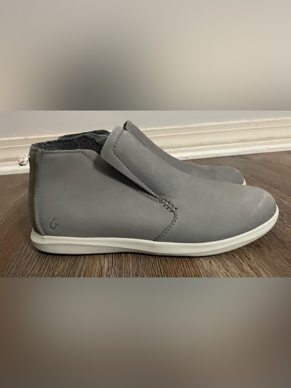 Olukai Hawai'iloa Shoes Women’s US 8 Leather Manu Hope Gray Chelsea Boot Cushion - Picture 3 of 11